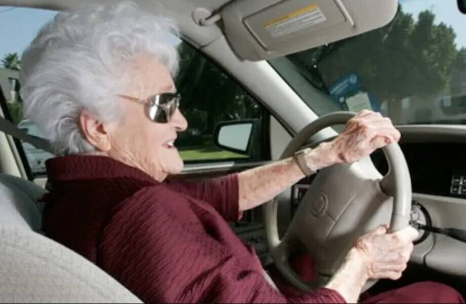    Долгожительница из Калифорнии. Фото: bluezones.com