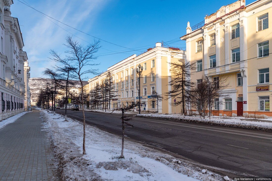 В Магадан надо ехать за природой, закатами, крабиками, сопками и, конечно,  за страшной историей этого места. | Илья Варламов | Дзен