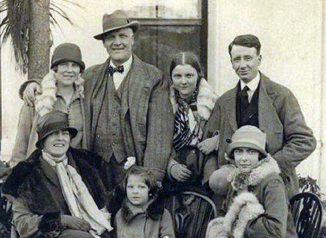 Федор Шаляпин со второй семьей