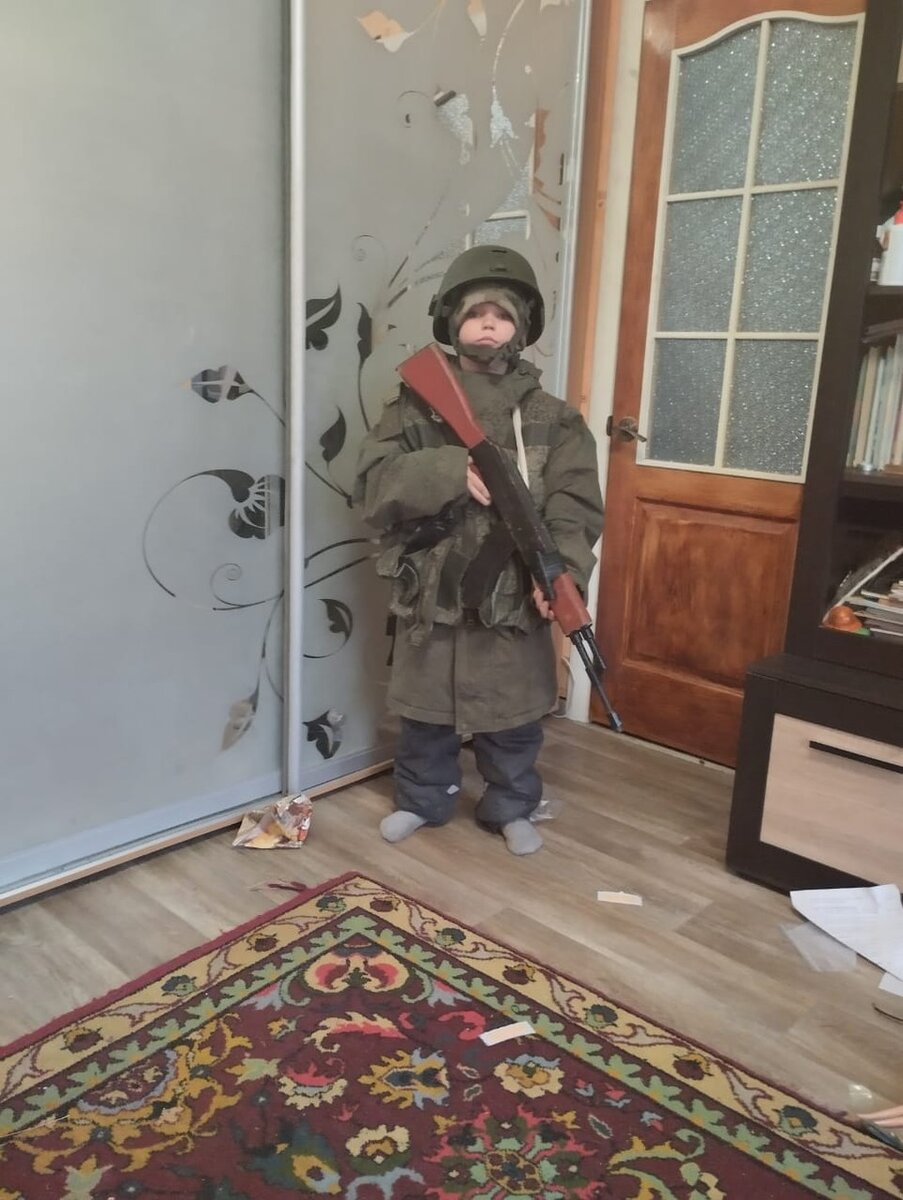     Получив бушлат, Кирилл решил, что станет военным.  Личный архив героя публикации