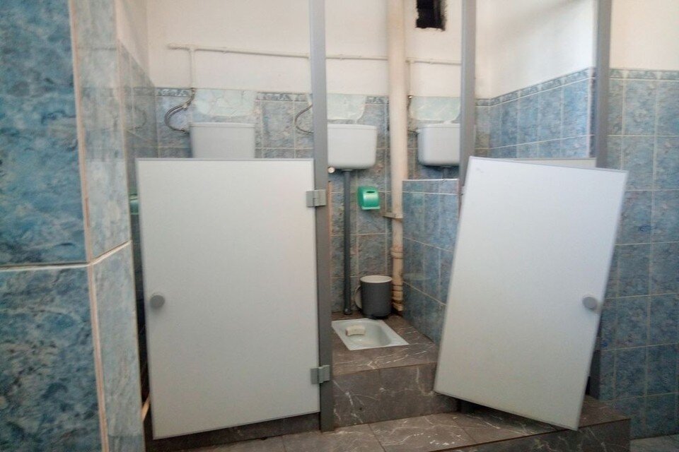     Сибирячка пожаловалась на состояние родной школы. Фото: предоставлено героиней публикации