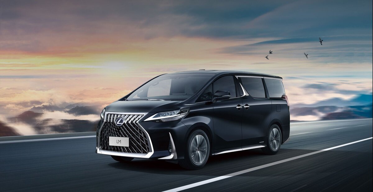      Lexus LM