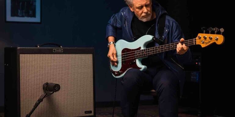 Fender ACB50 Adam Clayton U2 