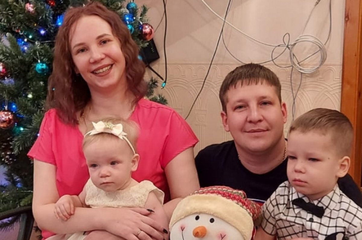    Все трудности семья Елагиных переживает вместе.