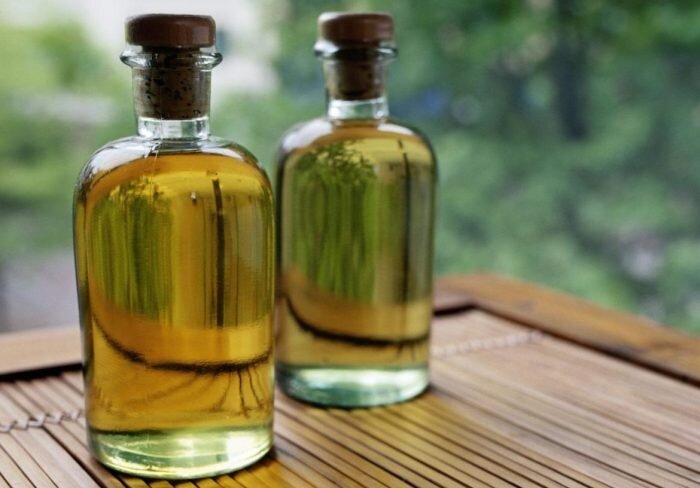 Настойку солодки делают на воде и водке