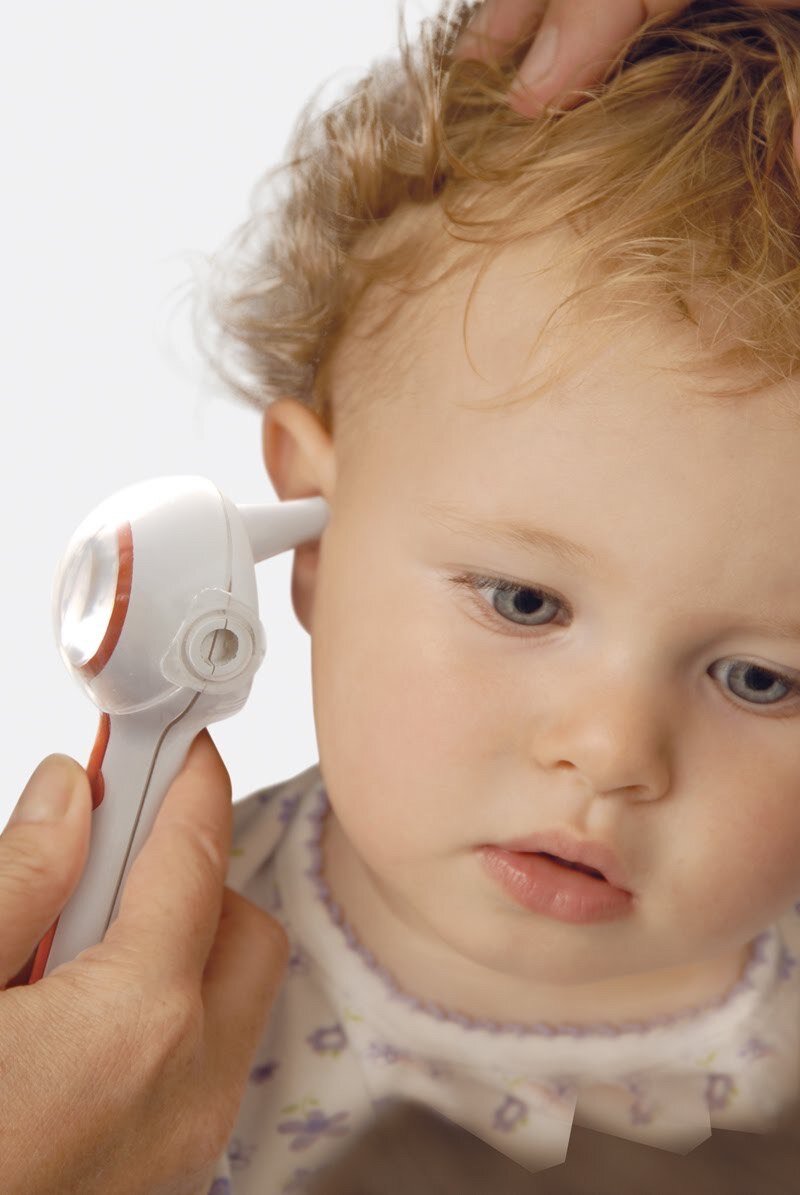 Ребенок 6 месяцев звуки. Дети с нарушением слуха.. Термометр ушной детский. Ушной градусник для детей. Глухота.