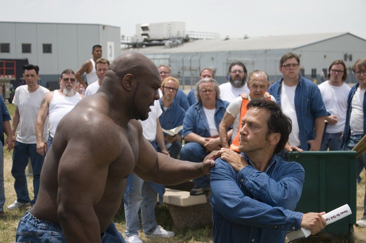 Он тренировался много лет чтобы сбежать. Боб Сапп большой Стэн. Большой Стэн фильм. Большой Стэн / big Stan (2007). Роб Шнайдер большой Стэн.