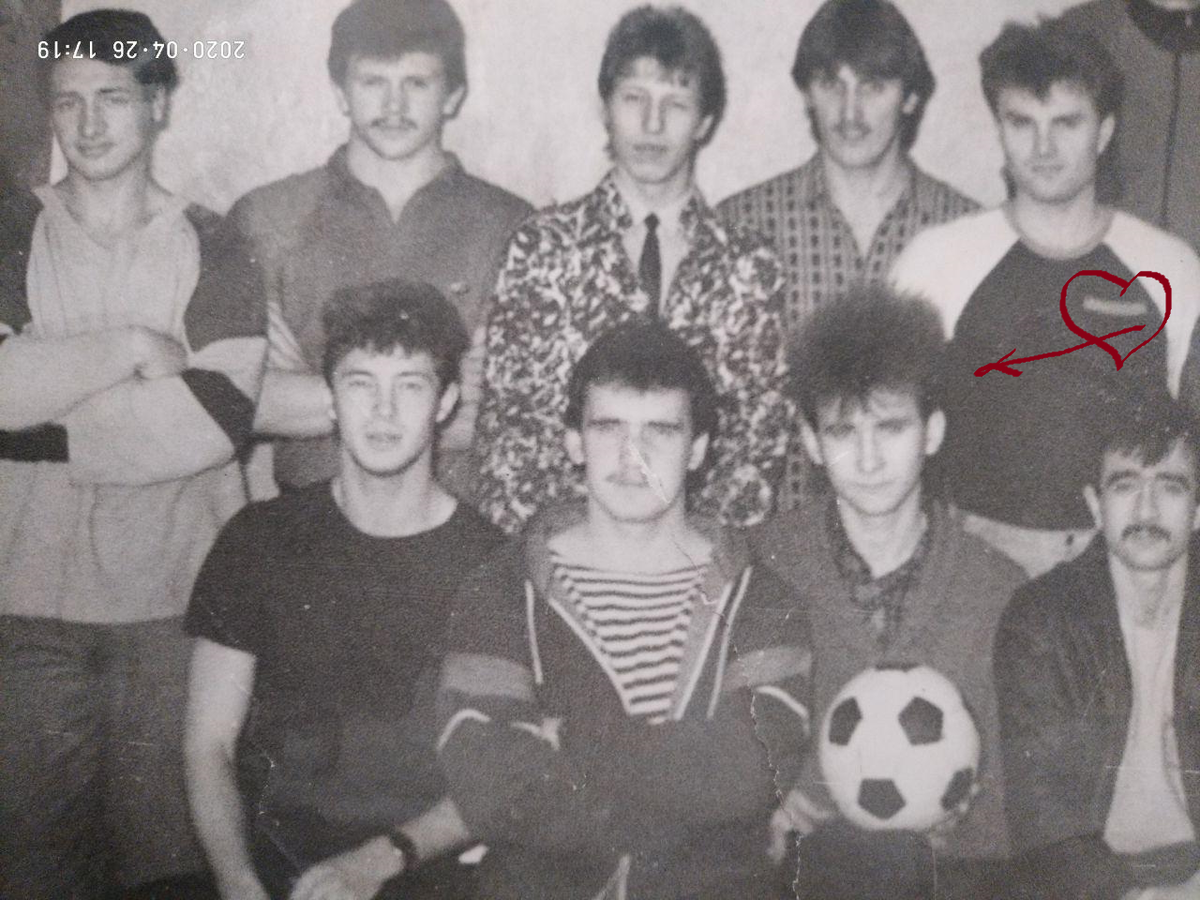Футбольная команда судомеханического факультета ЛИВТа, 1986г., фото автора