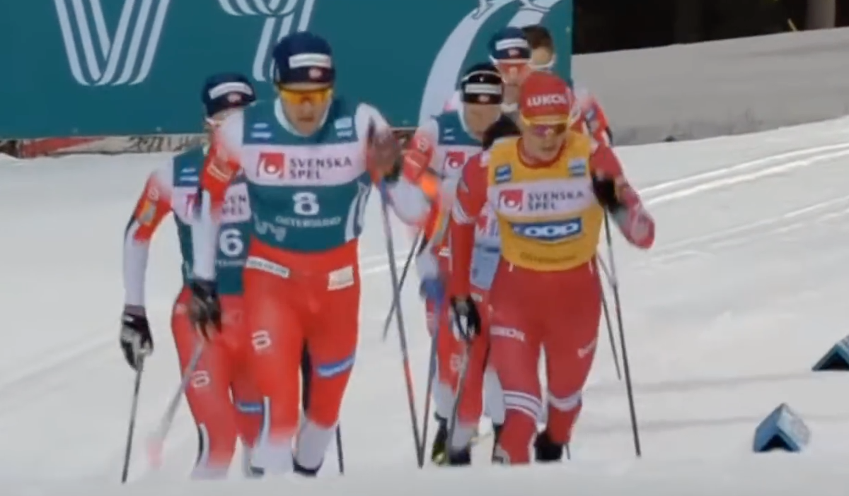 Большунов и норвежцы. Источник - youtube.com