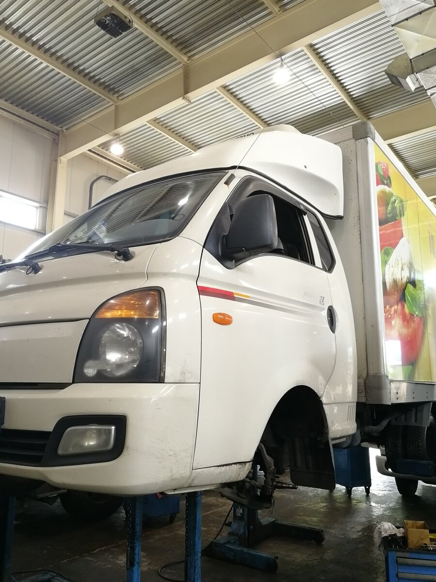 HYUNDAI Porter II на станции сервисного обслуживания