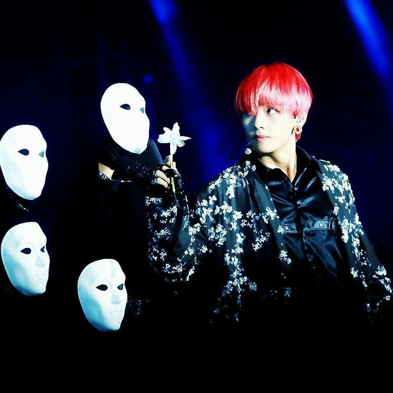 BTS. 뷔 (V).