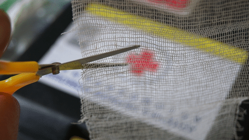 Китайские ножницы из аптечки не режут