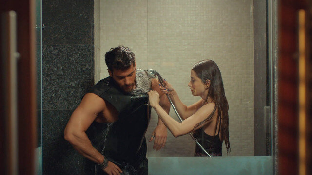 Сцена в душе . 