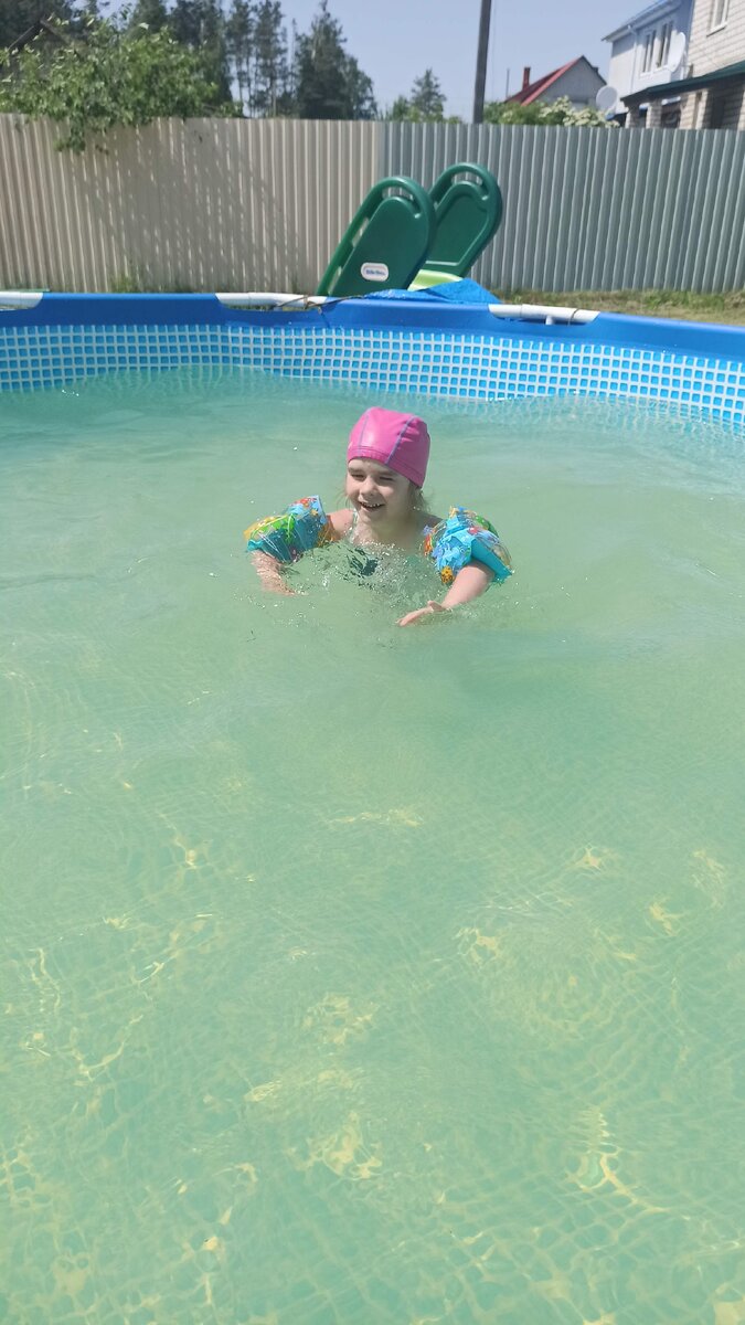 Это второй день, на следующих фото с каждым  днём зеленее и зеленее.