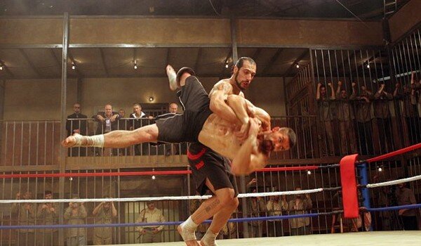 Вот ещё кадр из фильма "Неоспоримый 3" со Скоттом Эдкинсом в главной роли.