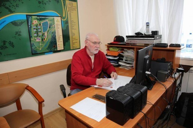 Работаю над вторым сайтом санатория "Янган-Тау". Фото коллеги Алика.