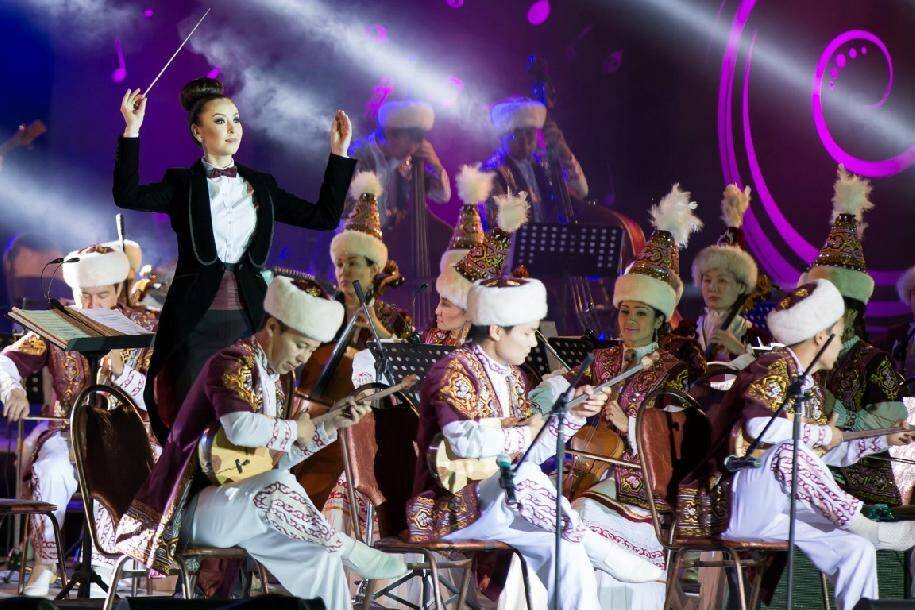 Оркестр казахских народных инструментов. Казахский ансамбль. Кыргызские оркестры. Казахский концерт.