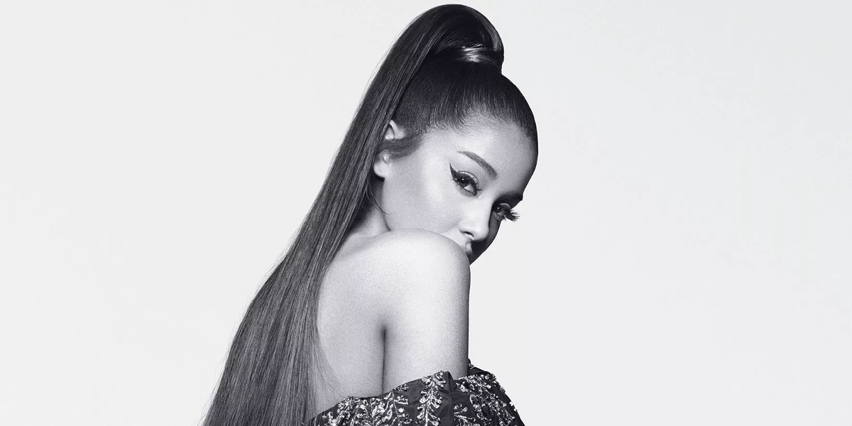 Ariana grande 7 перевод. Ариана Гранде 2021. Ариана Гранде на рабочий стол. Ариана Гранде лицо 2021. Ариана Гранде обработки.