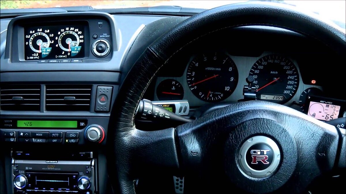 Салон Nissan Skyline R34 GT-R