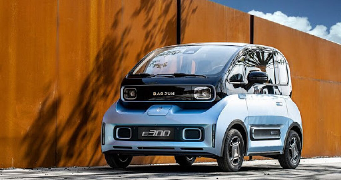 Китайский электромобиль Baojun E300 