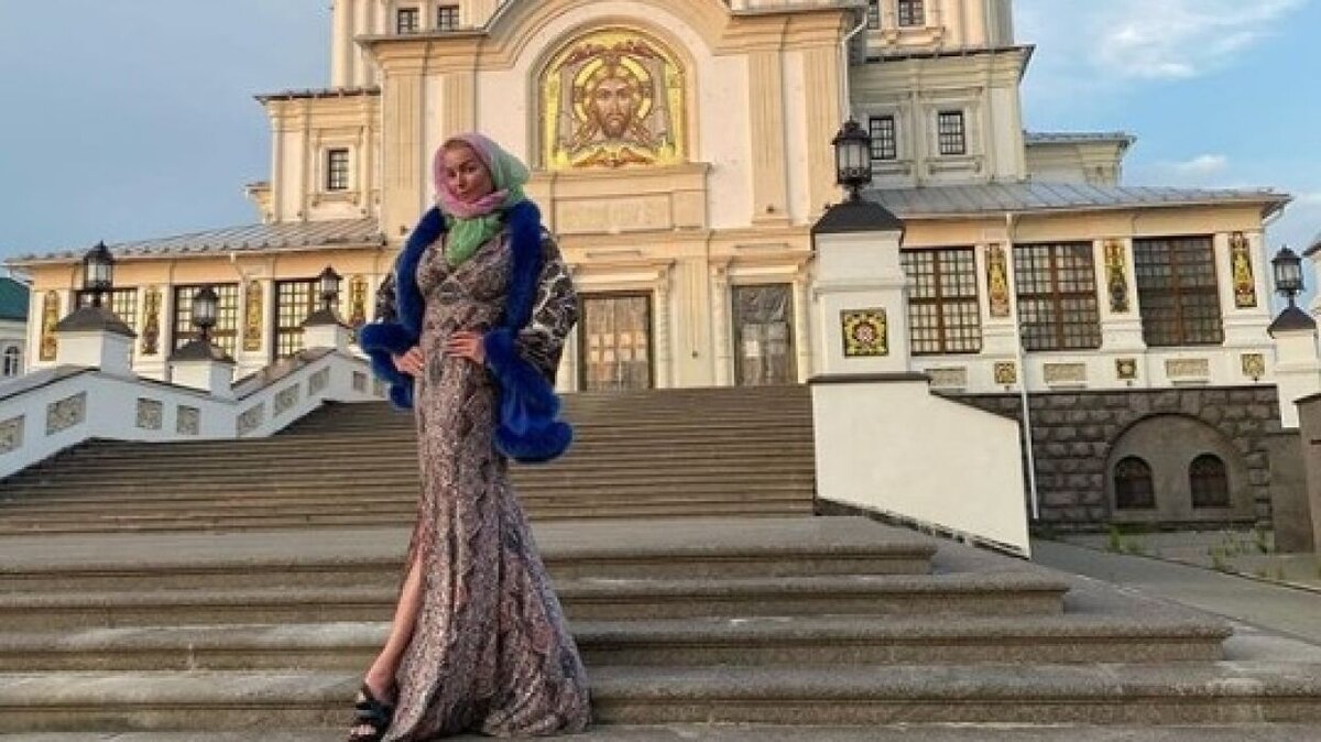 ...А это тот самый женский монастырь в Дивеево. Фото из доступных источников.