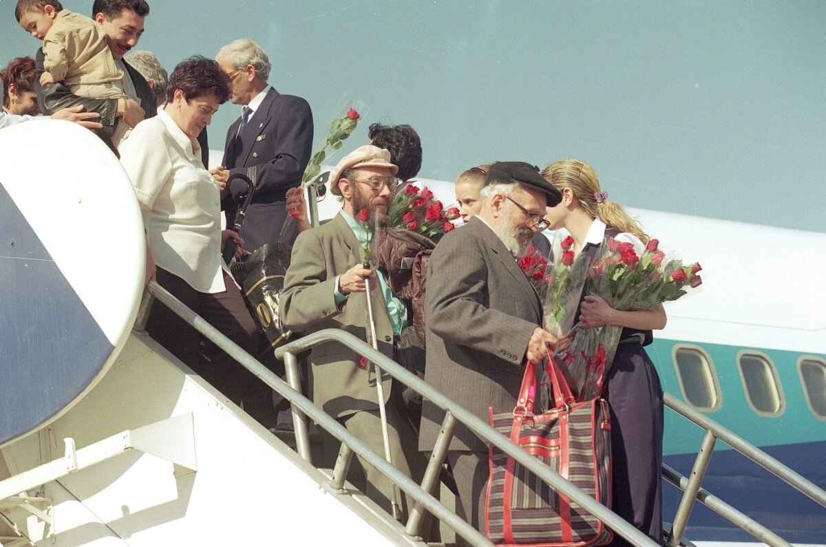 репатриация в израиль ссср. белоэмигранты первой волны париж. третья волна эмиграции из ссср. советские эмигранты. советские эмигранты.