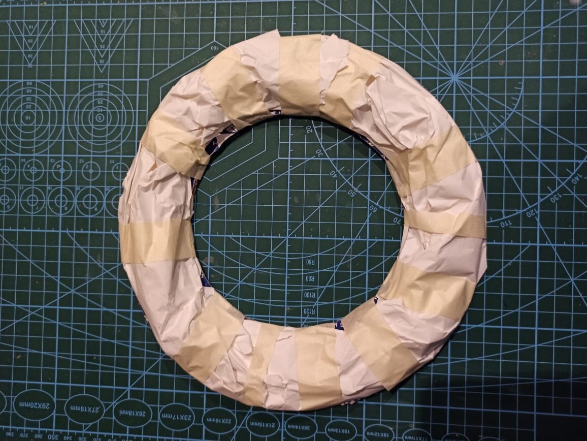 1. Собираем каркас будущего венка.