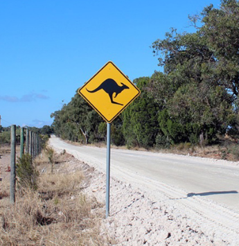 Знак, находящийся под воздействием аномалии SCP-3502; фотография сделана 01.06.20██.