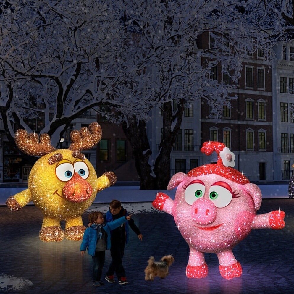 На украшение Мурманска выделили 22,158 миллиона рублей. Известно, что на площади Пять Углов установят героев мультфильма «Смешарики» Кроша, Лосяша, Нюшу и Пина. На каждой фигуре разместят метки. Наведя на них смартфон, можно будет увидеть анимированное трехмерное изображение персонажа и услышать, что он говорит. На площади установят фигуры трех золотых оленей, «Свечи» и «Фонарь», стилизованный под классицизм фонтан, арку «Часы» и большие звезды. 