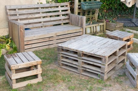 У вас в распоряжении оказалась пара старых деревянных поддонов? Да вы богач, ведь из них можно соорудить столько всего интересного!14 необычных идей использования поддонов на даче