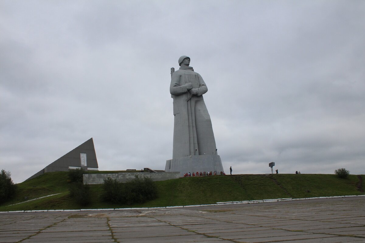 Фото памятника алеши мурманск