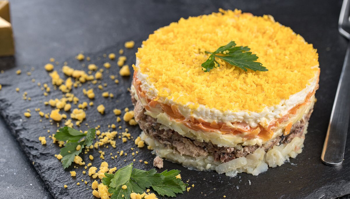 Салат мимоза с горбушей классический рецепт с сыром слоями с фото пошагово в домашних условиях