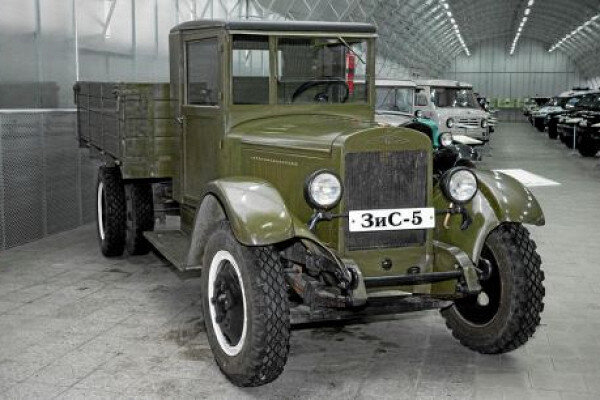 ЗИС-5 довоенного образца.