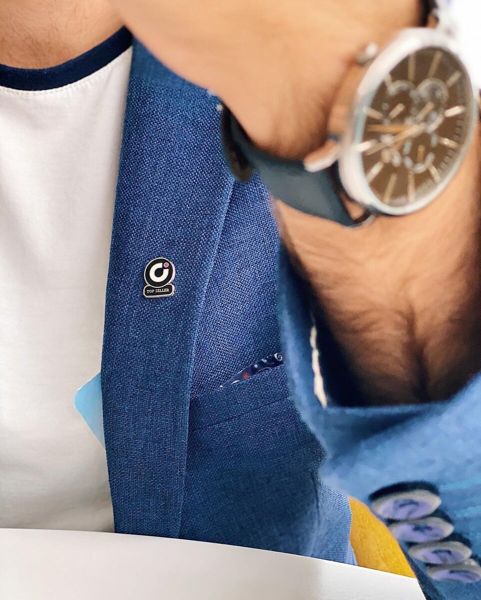 Лето 2020 год. Аэропорт Хабаровска. На мне пиджак с лучшего магазина мужской одежды «ТЕХ»