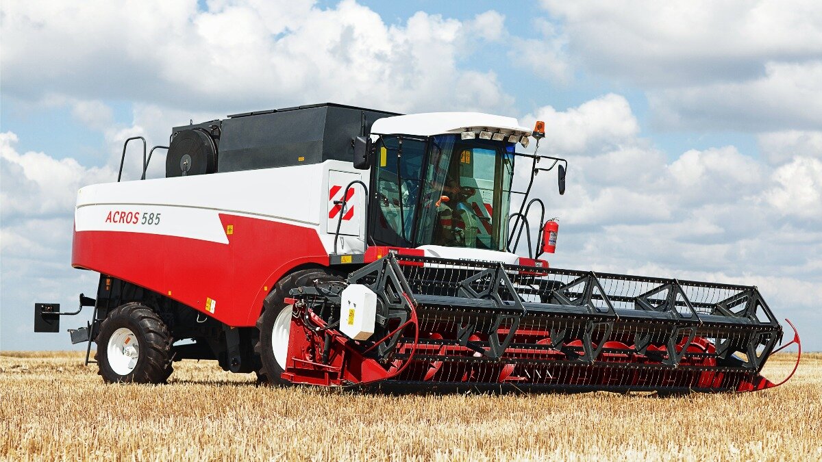 Фото: Официальный сайт Ростсельмаш Зерноуборочный комбайн ACROS-585 в поле
