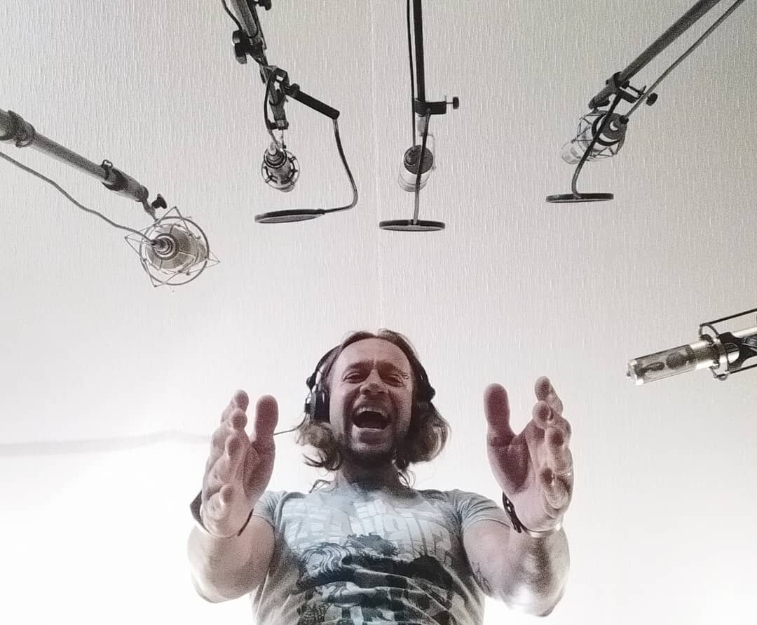 Много микрофонов это вам не мало микрофонов =))