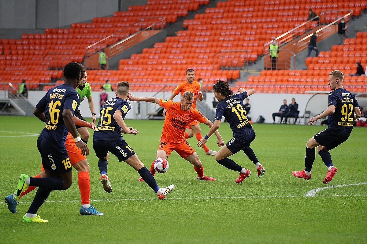 Михаил Агеев против обороны "Ростова"