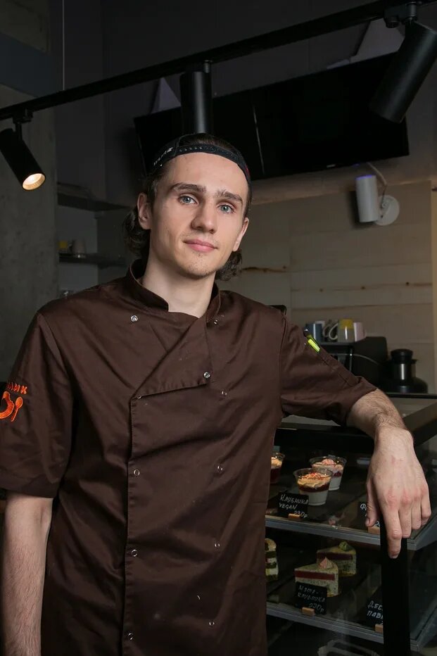 кафе бублик москва. ресторан довлатов воротниковский переулок. панкейк с лососем и яйцом пашот. бублик мытищи. бублик мытищи.