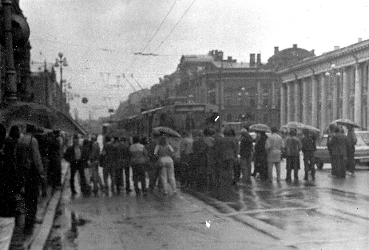 Невский проспект в 90-е годы