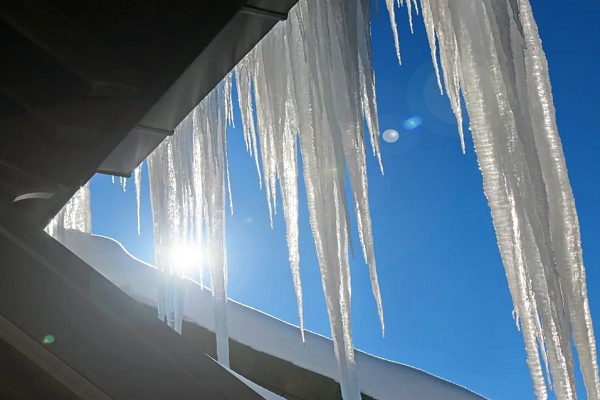 Остерегайтесь сосулек