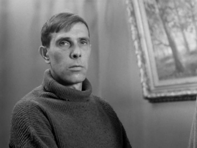  Такой талантливый  и такой недооцененный актер Андрей Болтнев прожил всего 49 лет. Его с большим трудом можно было назвать счастливчиком... Мама Андрея Болтнева была чемпионкой СССР по мотокроссу.