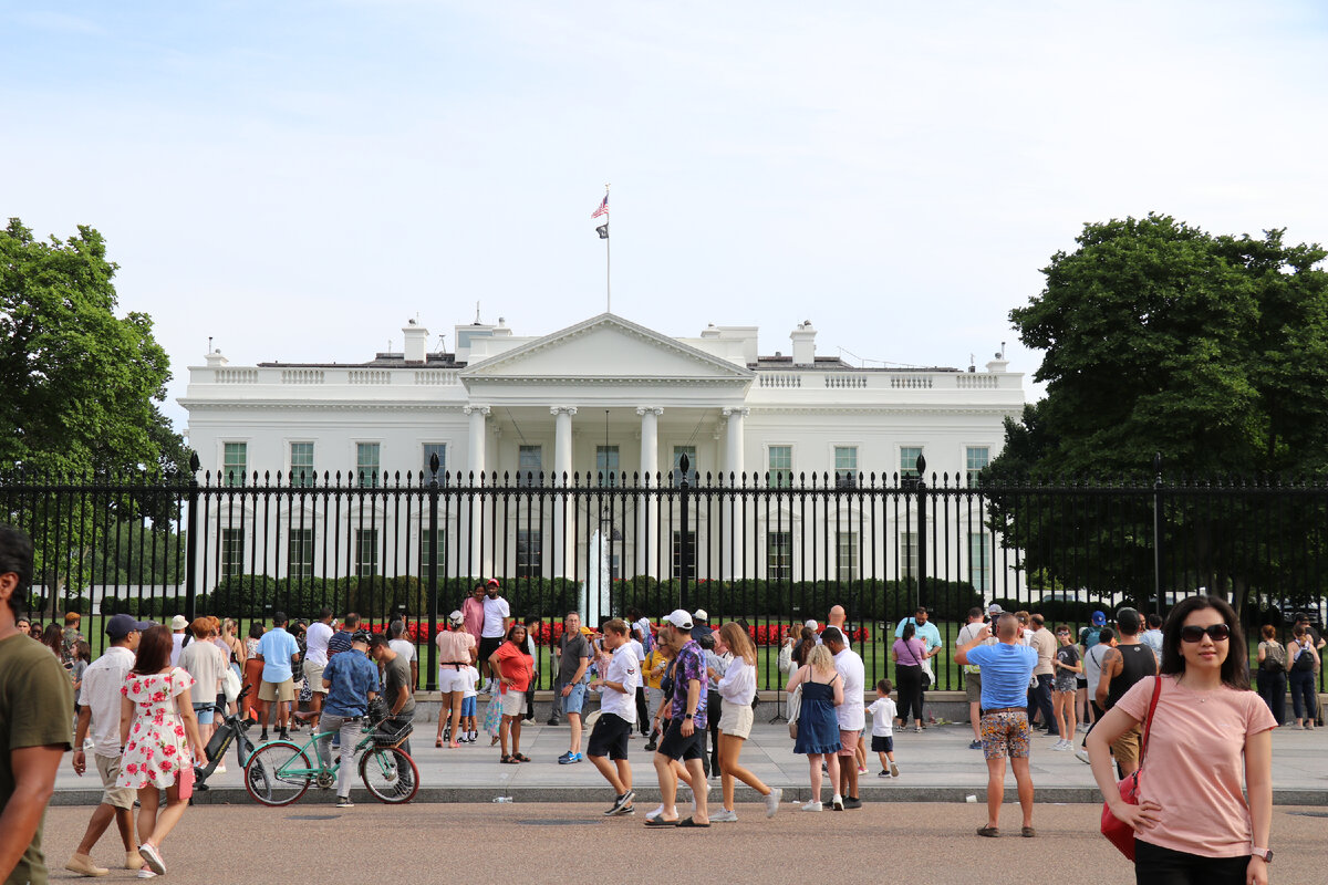 Вашингтон D.C. (не штат Вашингтон) - столица США. Город был назван в честь отца-основателя и первого президента США Джорджа Вашингтона.-2-2
