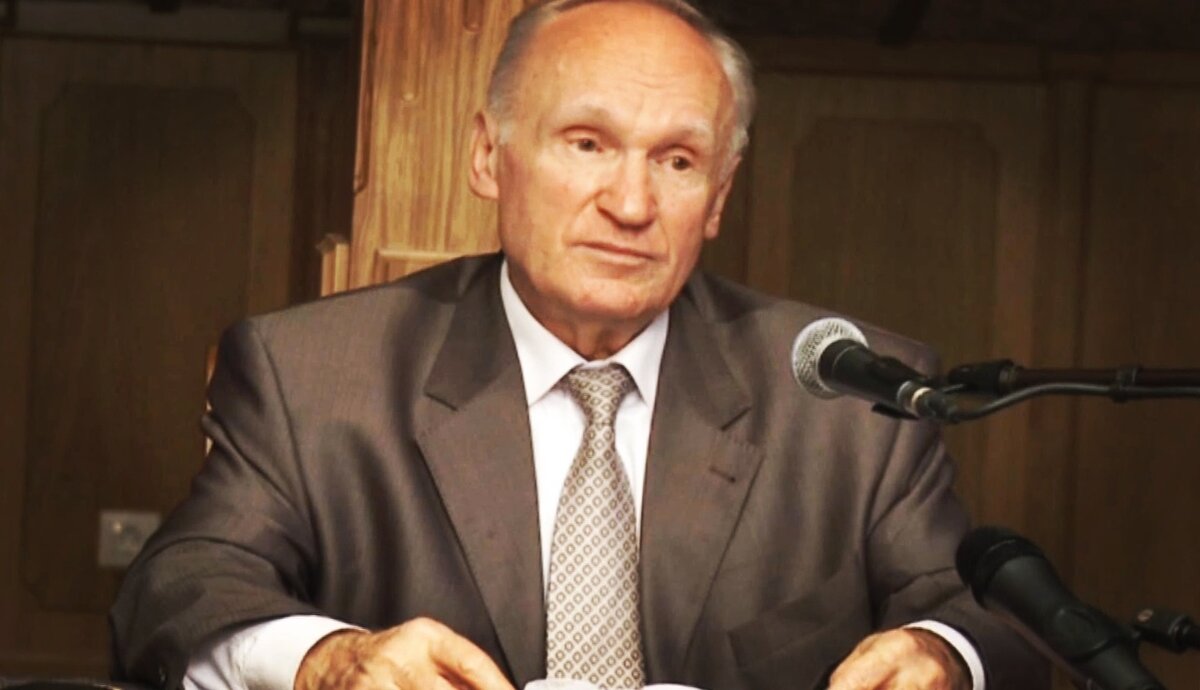 Алексей Ильич Осипов — учёный-богослов, педагог и публицист, доктор богословия,  заслуженный профессор Московской духовной академии, апологет, проповедник, писатель, православный катехизатор.