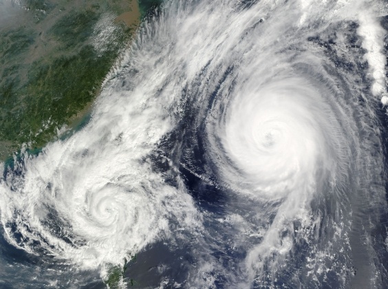    Тайфун (cc) WikiImages