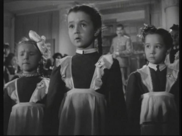    Кадр из фильма "Первоклассница", 1948 год