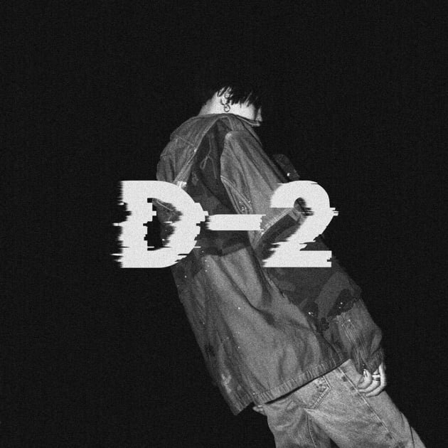 Обложка микстейпа «D-2» от Шуги (Agust D) / Фото = BIG HIT ENTERTAINMENT 
