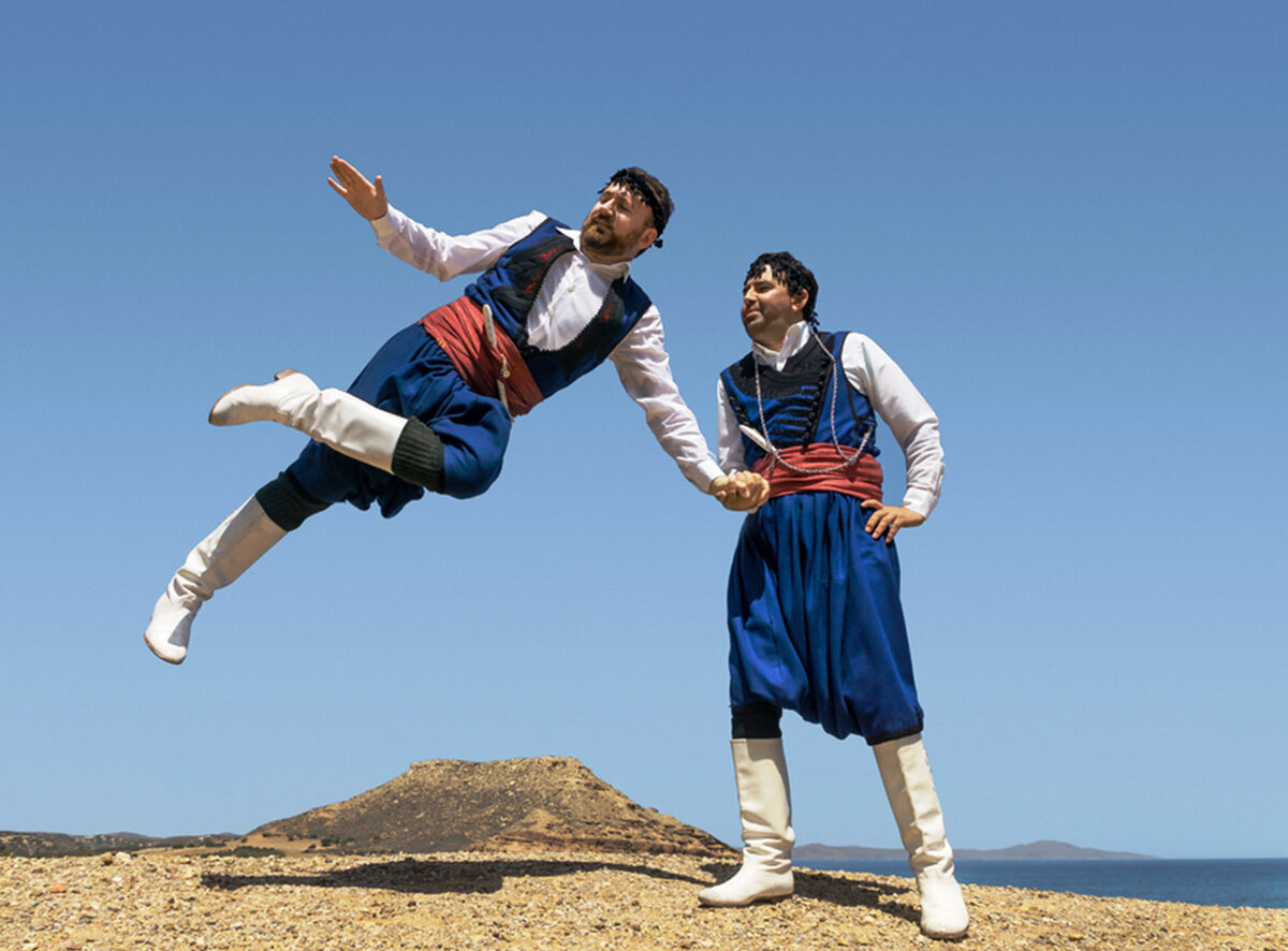 Танцы в греции
