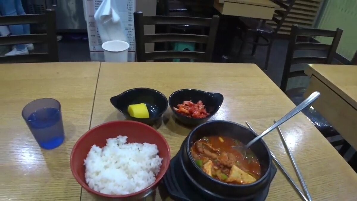 Корейское блюдо Кимчи Тигэ