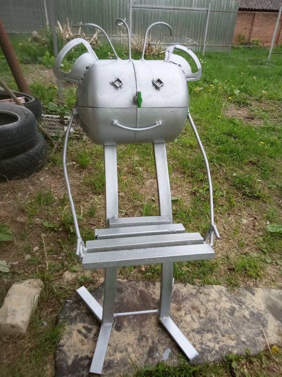 Вот такой получился гуманоид... 