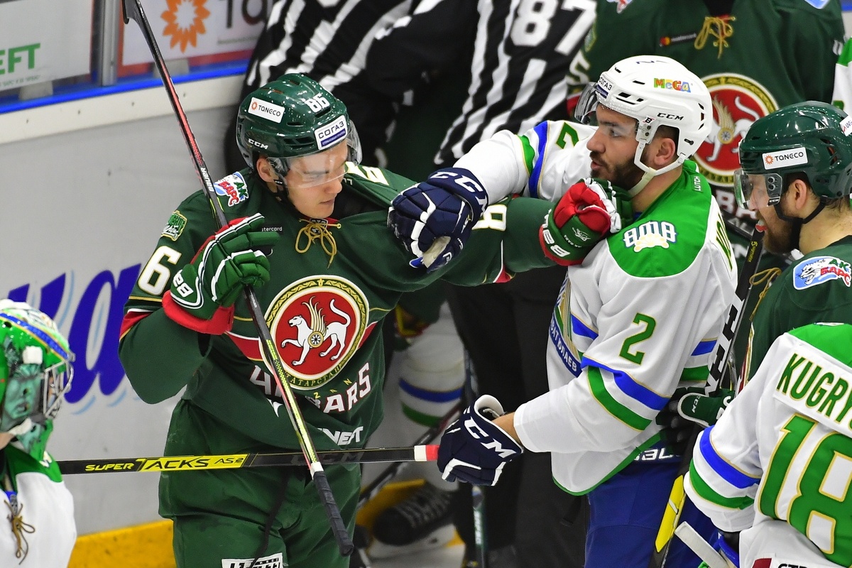 Зеленное дерби("Ак Барс","Салават Юлаев").Взято с Яндекс.Картинки.